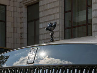 2026 Rolls-Royce Ghost Black Badge II Рестайлинг (Series II), серый, 57900000 рублей, вид 5