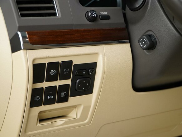 2016 Toyota Land Cruiser 200 Series Рестайлинг 2, чёрный, 5759444 рублей - вид 14