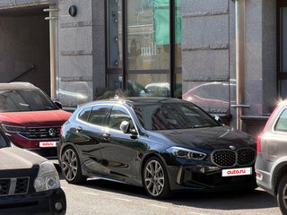 2022 BMW 1 серии M135i xDrive III (F40), чёрный, 4400000 рублей, вид 2