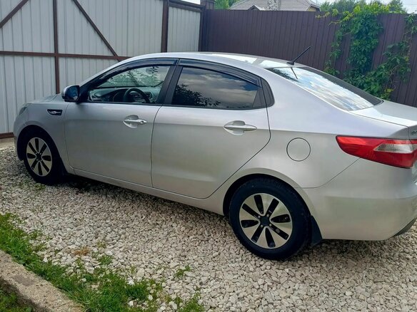 2014 Kia Rio III, серебристый, 950000 рублей - вид 3
