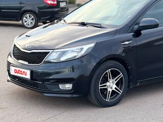 2015 Kia Rio III Рестайлинг, чёрный, 999000 рублей, вид 1