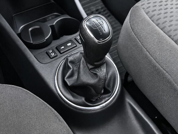 2013 Skoda Fabia II Рестайлинг, серебристый, 799000 рублей - вид 9