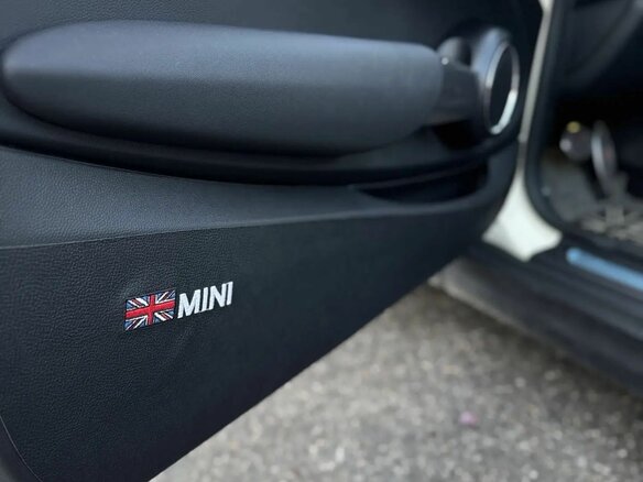 2020 Mini Cabrio Cooper III Рестайлинг, белый, 2590000 рублей - вид 32