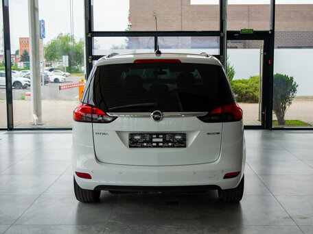 2017 Opel Zafira CNG C Рестайлинг, белый, 2050000 рублей, вид 5