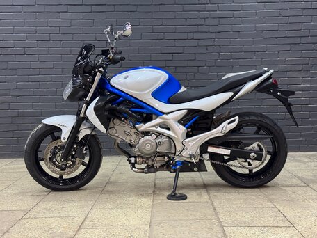2010 Suzuki SFV 650 Gladius, синий, 515000 рублей, вид 3