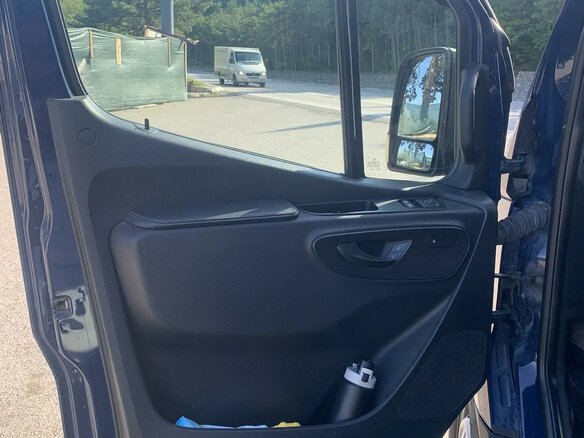 2021 Mercedes-Benz Sprinter, синий, 3300000 рублей - вид 9