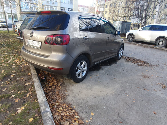 2013 Volkswagen Golf Plus II, серый, 900000 рублей - вид 2