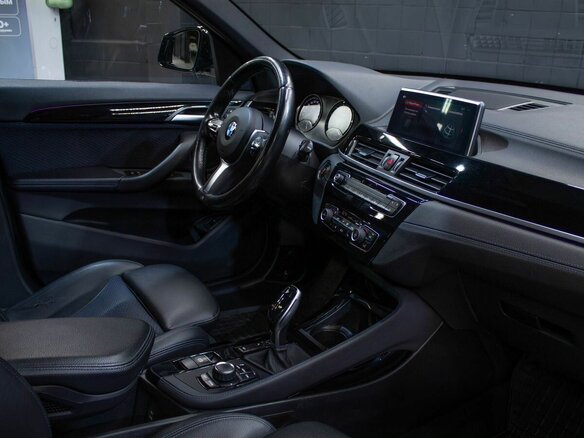 2021 BMW X1 20i xDrive II (F48) Рестайлинг, чёрный, 2289000 рублей - вид 11