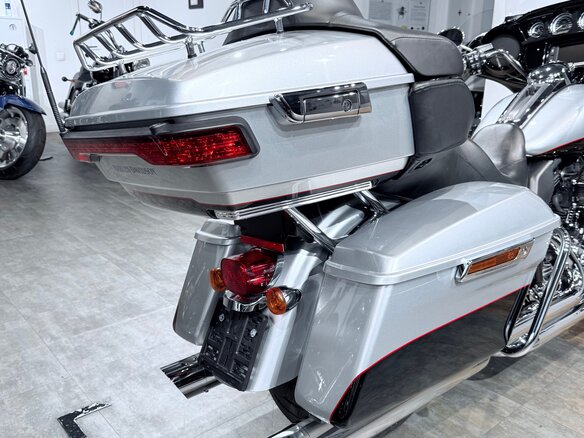 2015 Harley-Davidson Electra Glide, серебристый, 1399000 рублей - вид 16