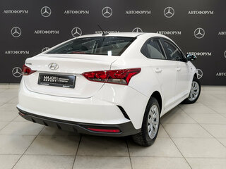 2022 Hyundai Solaris II Рестайлинг, белый, 1560000 рублей, вид 5