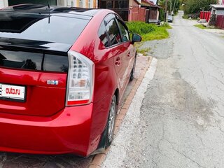 2009 Toyota Prius III (XW30), красный, 850000 рублей, вид 4