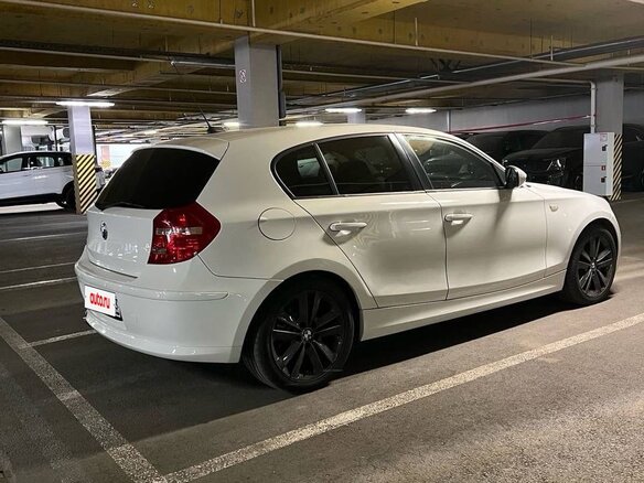 2011 BMW 1 серии 116i I (E81/E82/E87/E88) Рестайлинг, белый, 950000 рублей - вид 5