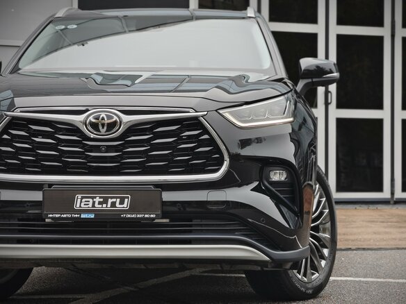 2026 Toyota Highlander IV (XU70), чёрный - вид 9