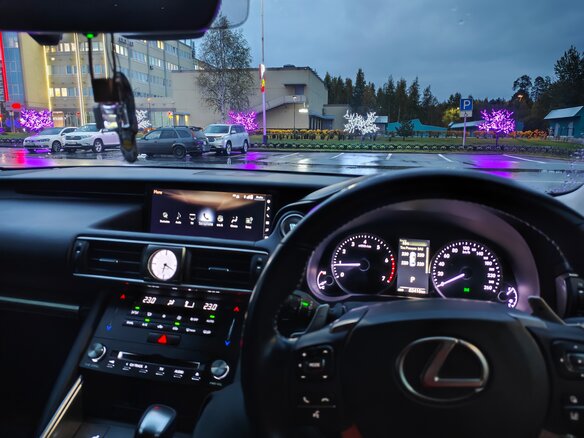 2017 Lexus IS 300 III Рестайлинг, синий, 2750000 рублей - вид 17