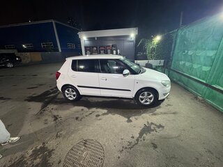2010 Skoda Fabia II Рестайлинг, белый, 650000 рублей, вид 3
