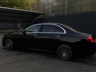 2019 Mercedes-Benz E-Класс 200 V (W213, S213, C238), чёрный, 3600000 рублей, вид 3
