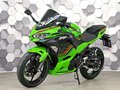 2024 Kawasaki Ninja 400, зелёный - вид 1