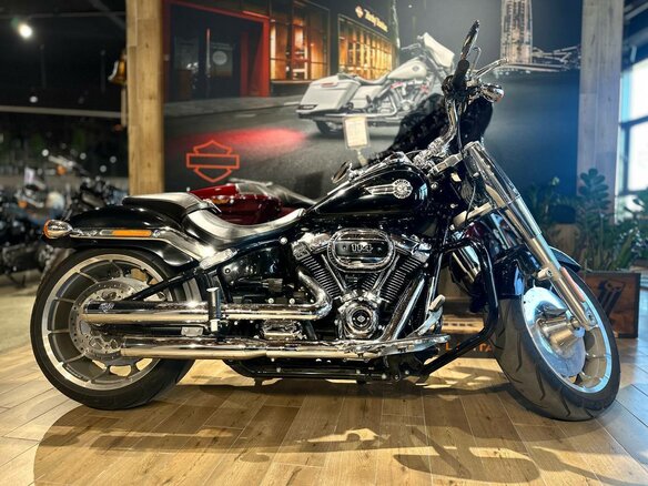 2022 Harley-Davidson Fat Boy, чёрный, 3100000 рублей