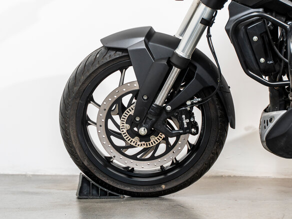 2023 Bajaj Dominar 400, чёрный, 370000 рублей - вид 16
