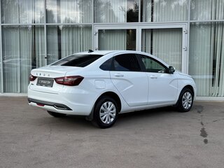 2024 Lada (ВАЗ) Vesta I Рестайлинг (NG), белый, 1390000 рублей, вид 5