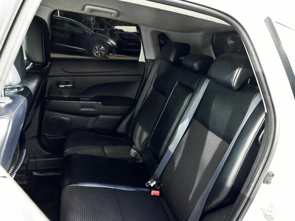 2012 Citroen C4 Aircross, белый, 770000 рублей - вид 16