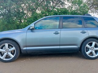 2006 Volkswagen Touareg I, серый, 1350000 рублей, вид 3