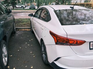 2021 Hyundai Solaris II Рестайлинг, чёрный, 900000 рублей, вид 4