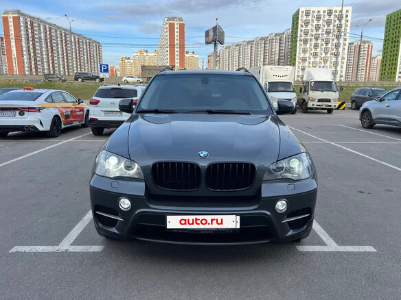 2013 BMW X5 35i II (E70) Рестайлинг, серый, 2090000 рублей - вид 3