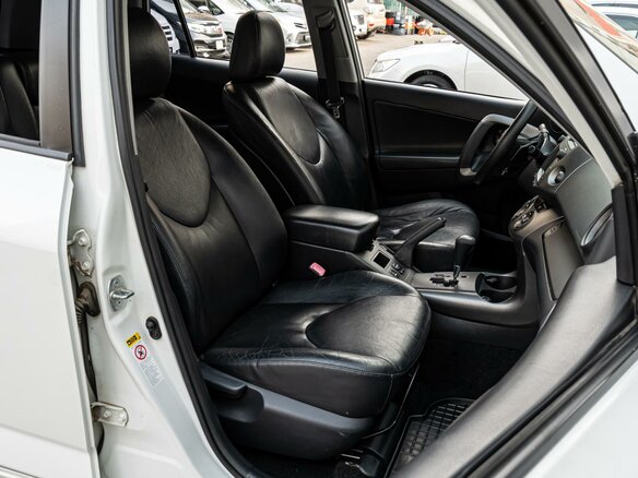 2010 Toyota RAV4 III (XA30), белый - вид 7