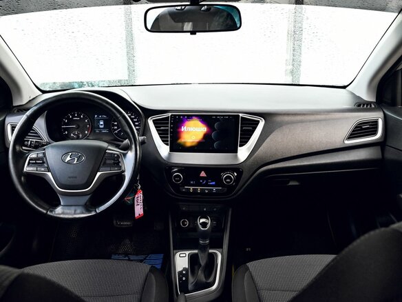 2018 Hyundai Solaris II, серебристый, 1105000 рублей - вид 19