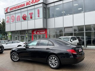 2016 Mercedes-Benz E-Класс 200 V (W213, S213, C238), чёрный, 2490000 рублей, вид 3