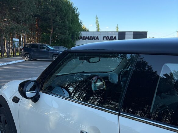 2022 Mini Hatch Cooper D III (F55/F56) Рестайлинг 2, белый, 2220000 рублей - вид 25