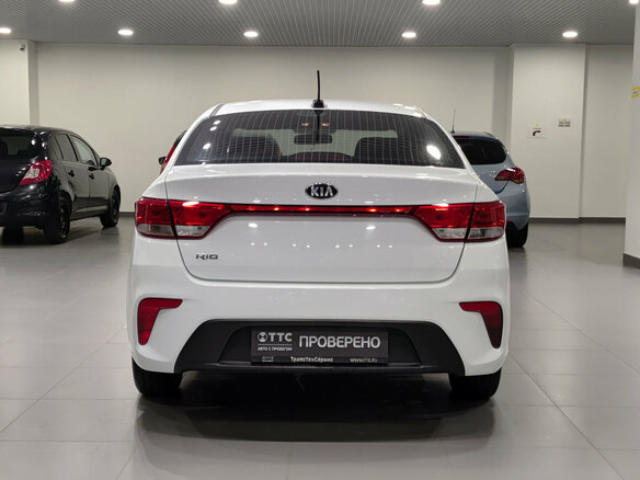 2020 Kia Rio IV, белый, 1545000 рублей - вид 5
