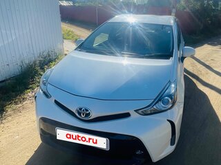 2019 Toyota Prius Alpha I (ZVW40/41) Рестайлинг, белый, 1680000 рублей, вид 2