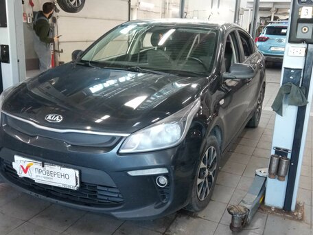 2017 Kia Rio IV, чёрный, 1050000 рублей, вид 1