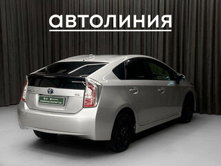2015 Toyota Prius III Рестайлинг (XW30), серебристый, 1420000 рублей, вид 4