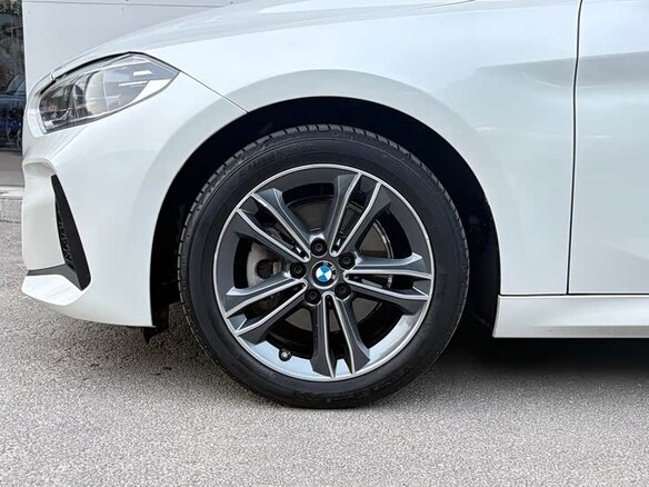 2022 BMW 1 серии 120i III (F52) Рестайлинг, белый, 1420000 рублей - вид 15