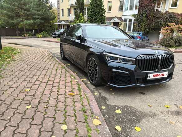 2017 BMW 7 серии Long 740Li xDrive VI (G11/G12), чёрный, 2950000 рублей - вид 2