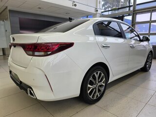 2020 Kia Rio IV Рестайлинг, белый, 1599000 рублей, вид 4