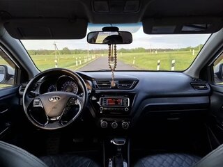 2016 Kia Rio III Рестайлинг, белый, 1150000 рублей, вид 5