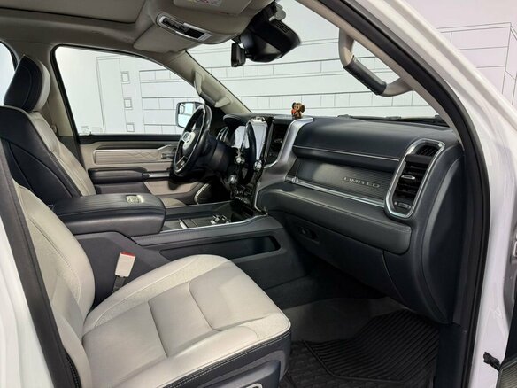 2022 Ram 1500 Crew Cab V, белый - вид 25