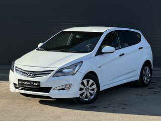 2015 Hyundai Solaris I Рестайлинг, белый, 999000 рублей, вид 1