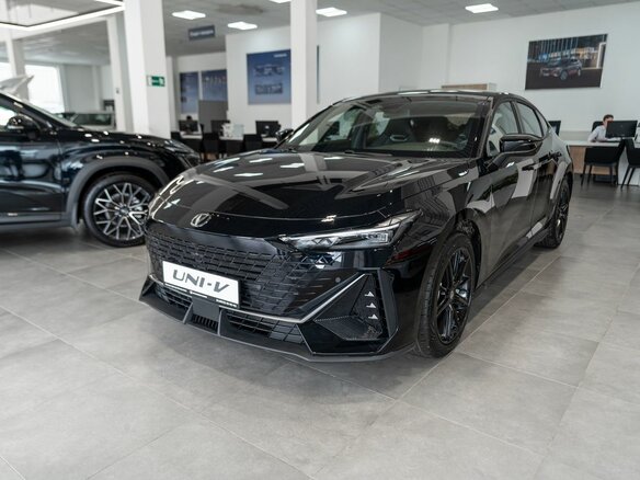 2024 Changan UNI-V I, чёрный, 2600000 рублей - вид 2