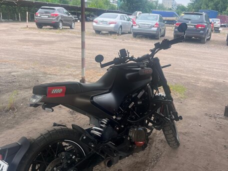 2023 Husqvarna Svartpilen 401, чёрный, 450000 рублей, вид 2