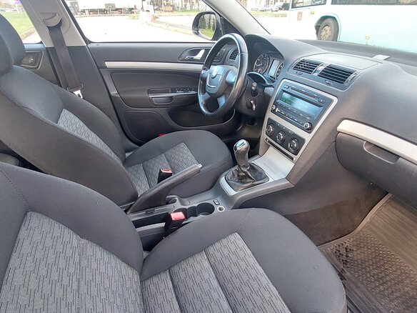 2013 Skoda Octavia II (A5) Рестайлинг, чёрный, 650000 рублей - вид 8