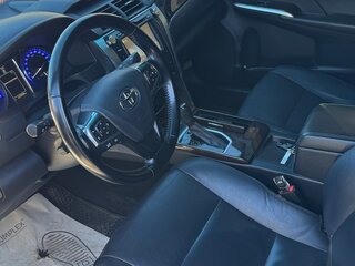 2017 Toyota Camry VII (XV50) Рестайлинг 2, белый, 2550000 рублей, вид 4