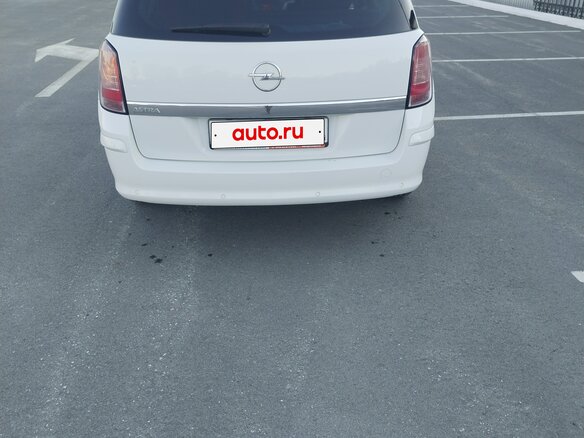 2014 Opel Astra H Рестайлинг, белый, 950000 рублей - вид 3