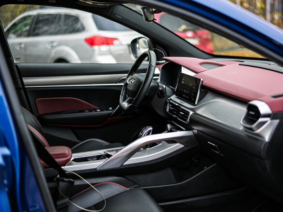 2022 Geely Coolray I, синий, 1699000 рублей - вид 13