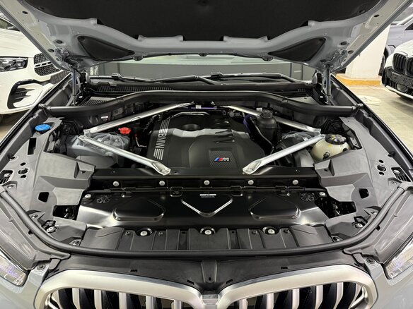 2025 BMW X6 40i III (G06) Рестайлинг, серый, 16380000 рублей - вид 26