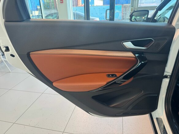 2024 Lada (ВАЗ) Vesta Cross I Рестайлинг (NG), белый, 1269000 рублей - вид 7